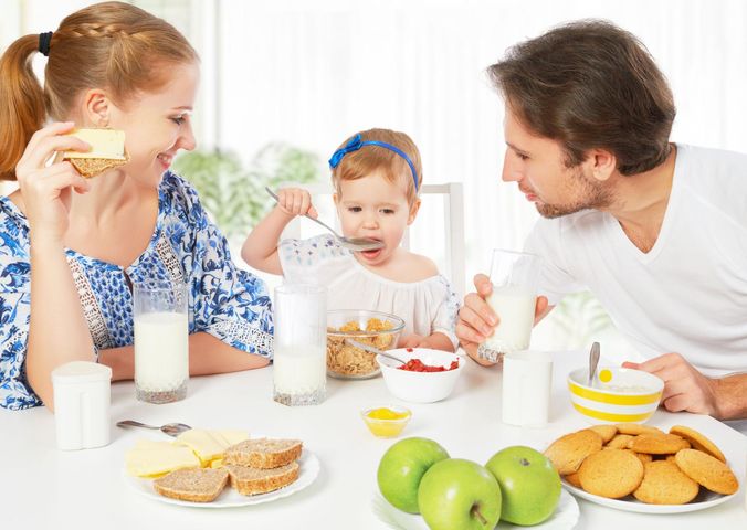 Według dietetyków mleko powinno znajdować się w diecie każdego dziecka