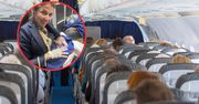 W trakcie lotu zaczęła narzekać na ból. Stewardessa nie miała żadnych wątpliwości