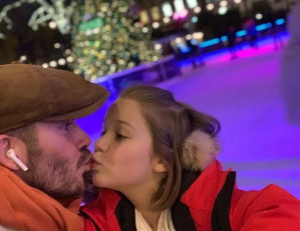 Beckaham całuje córkę rok temu