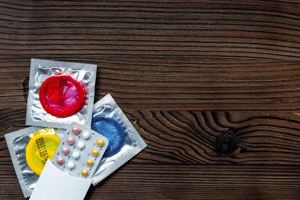 Antykoncepcja dla mężczyzn – badania, prezerwatywy, wazektomia, stosunek przerywany