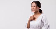 Ból w klatce piersiowej przy przełykaniu – przyczyny i leczenie