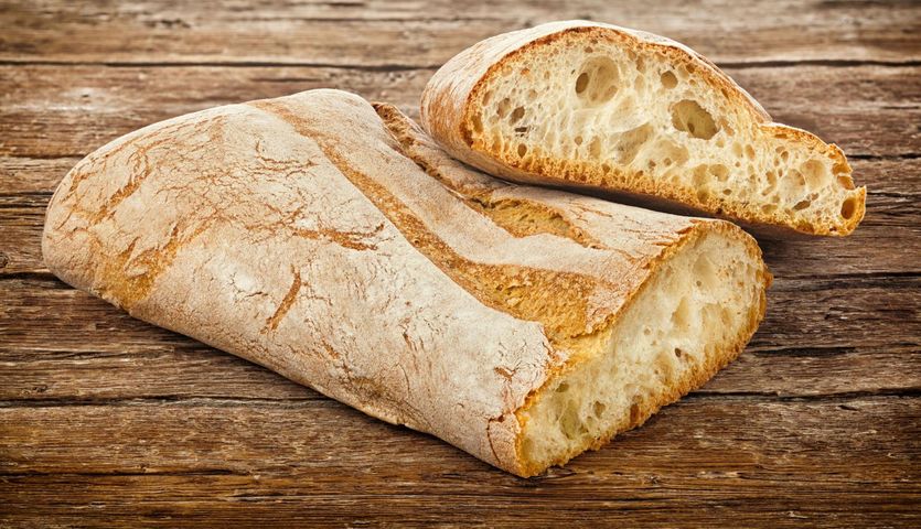 Ciabatta jest bazą włoskich kanapek zwanych panino.