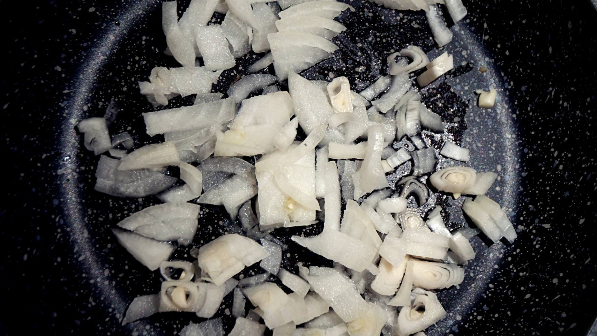 Oliwa z oliwek może być dobrym wyborem do smażenia, jeśli przestrzegasz kilku zasad.