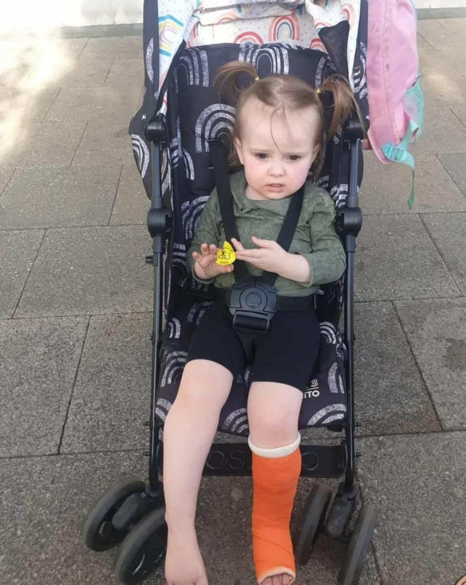 Okazało się, że dziewczynka cierpi na wrodzoną łamliwość kości