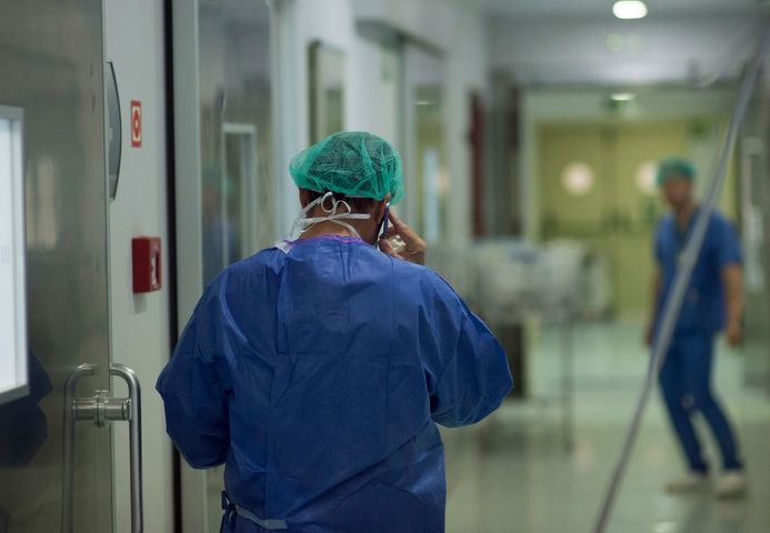 Medycy ze szpitala, w którym operowano Jarosława Kaczyńskiego, są rozgoryczeni z powodu swoich zarobków