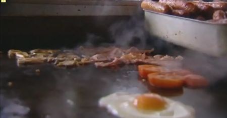 Raport WHO nie pozostawia złudzeń. Czerwone mięso szkodzi jak papierosy (WIDEO)