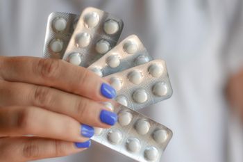 Na stres i skurcze. Magnez w nadmiarze może szkodzić sercu i płucom