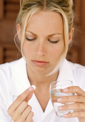 Tabletki „dzień po” - antykoncepcja bez recepty, antykoncepcja awaryjna a tabletki poronne