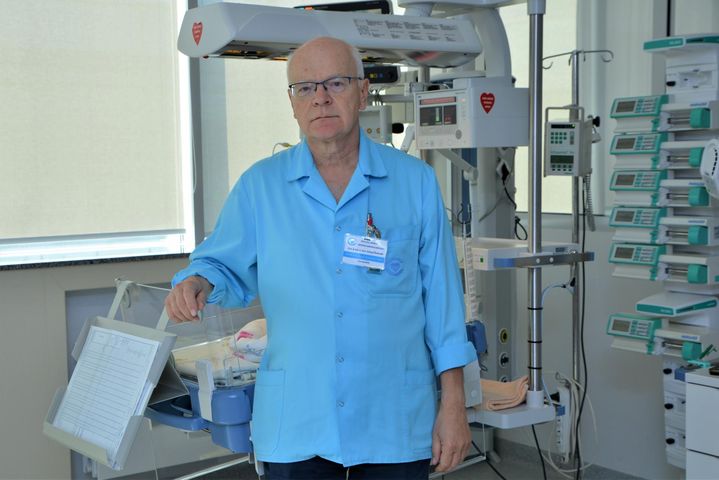 Prof. Andrzej Piotrowski każdego dnia podaje znieczulenie pacjentom Centrum Zdrowia Dziecka