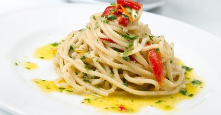 Aglio olio – kalorie, właściwości odżywcze i przepis