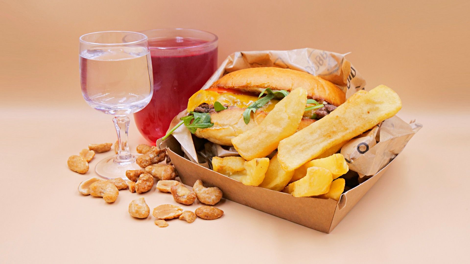 Wysokoprzetworzone jedzenie jest jednym z głównych czynników ryzyka chorób cywlilizacyjnych.