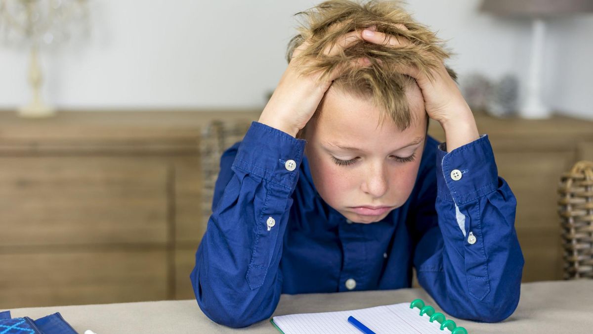 Dziecko powinno odrabiać pracę domową samo?