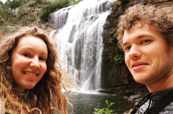 Rachel i jej chłopak zachęcają do metody &quot;no poo&quot;, czyli mycia włosów łagodnymi alternatywami szamponu