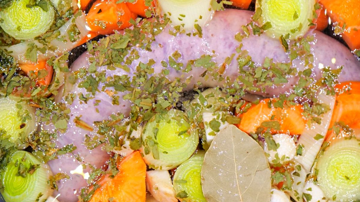 Majeranek wspiera trawienie oraz pomaga utrzymać uczucie lekkości po posiłku.