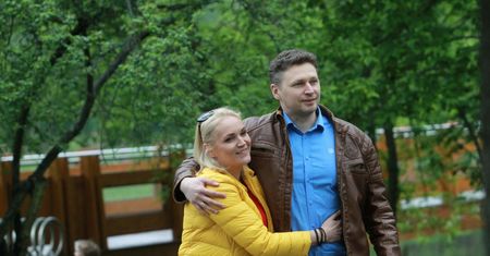 Długo walczyli o związek. Mąż posłanki PiS wybaczył jej zdradę i ciążę z kochankiem