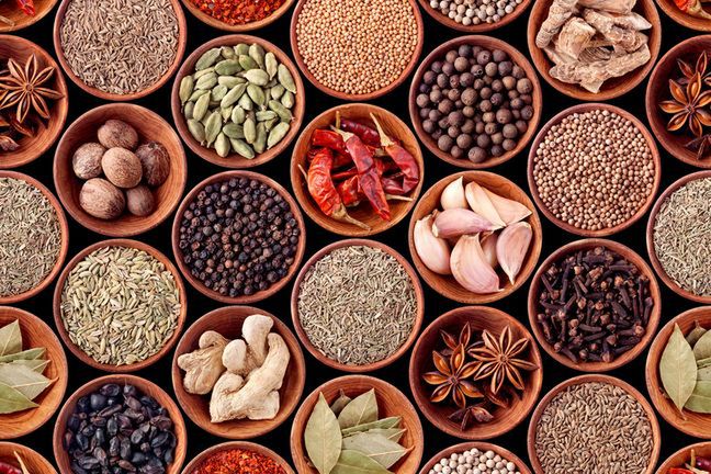 Aby podkreślić smak wielkanocnych potraw, warto sięgnąć po różne zioła i przyprawy