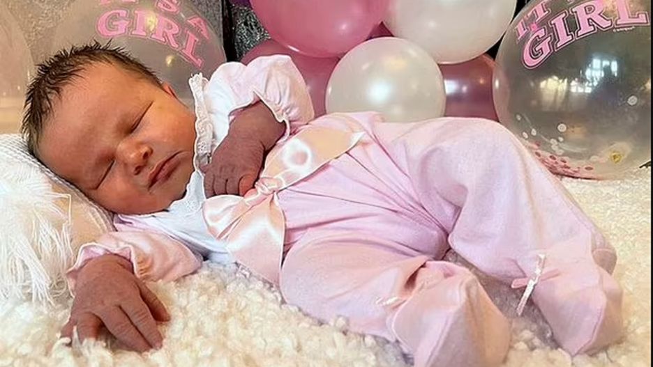 Poroniła 14 razy. Po 11. latach urodziła córeczkę