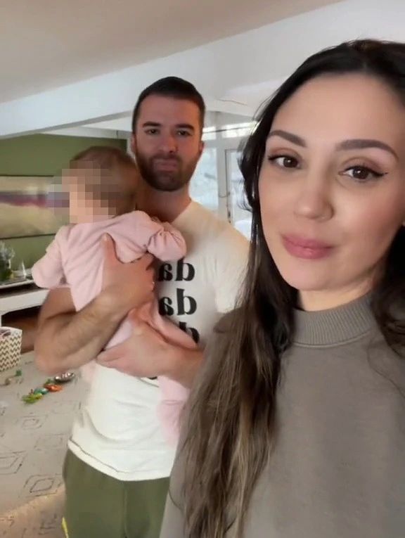 Karmiła męża piersią