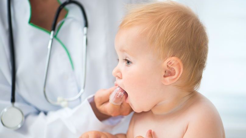 Jak przetrwać bolesne ząbkowanie?