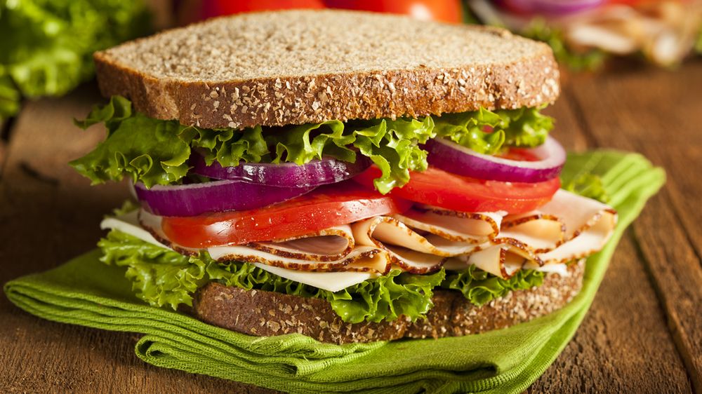 Zdrową kolację należy jeść 3 godziny przed snem.