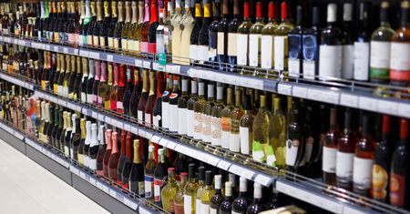 Koniec z alkoholem na stacjach? "Ustawa alkoholowa" trafi do konsultacji publicznych