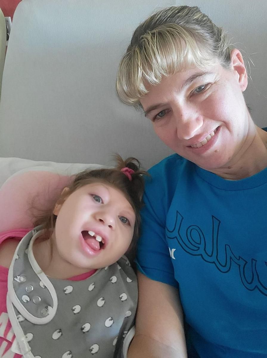 Wymaga całodobowej opieki