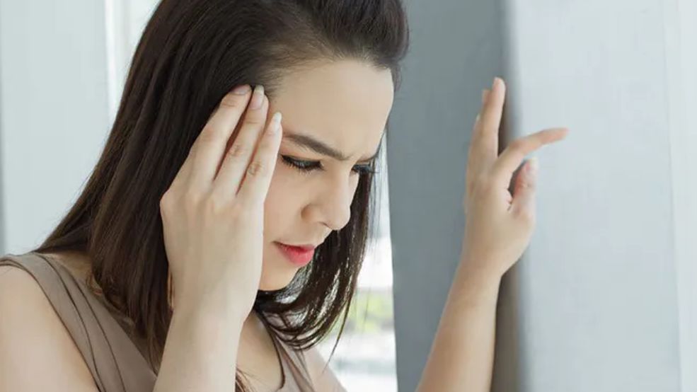 Aspergiloza może objawiać się w różny sposób. Popularne choroby alergiczne dotykające pacjentów  bez immunosupresji to: alergiczna aspergiloza oskrzelowo-płucna oraz alergiczne zapalenie zatok.