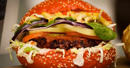 Za wysoki poziom cholesterolu zwiększa ryzyko rozwoju raka piersi i pogarsza rokowania