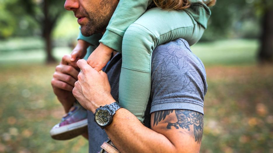 Matka zgłosiła molestowanie córek. Ojciec dostał prawo do opieki nad dziewczynkami