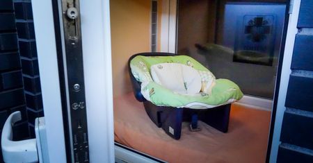 Łódź. Oddała 8-miesięcznego Antosia do okna życia. Teraz chce go odzyskać