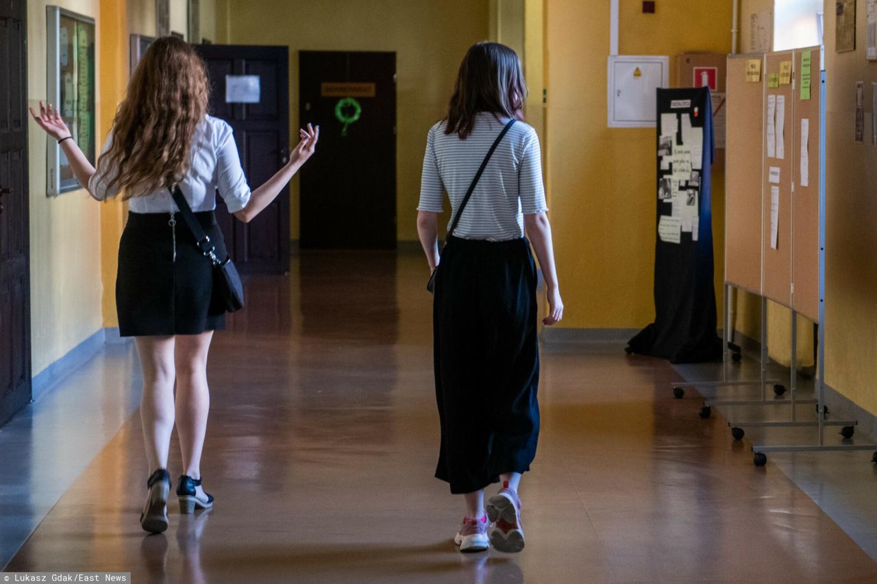 Młodzieżowe Słowo Roku 2023. Kontrowersyjne wyrażenie znika z listy