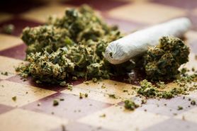 Marihuana uszkadza mózg. Nastolatkowie są szczególnie zagrożeni