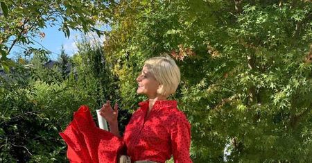 STYLOWE MAMY: Małgorzata Kożuchowska w czerwonej sukience w groszki - co za energia!