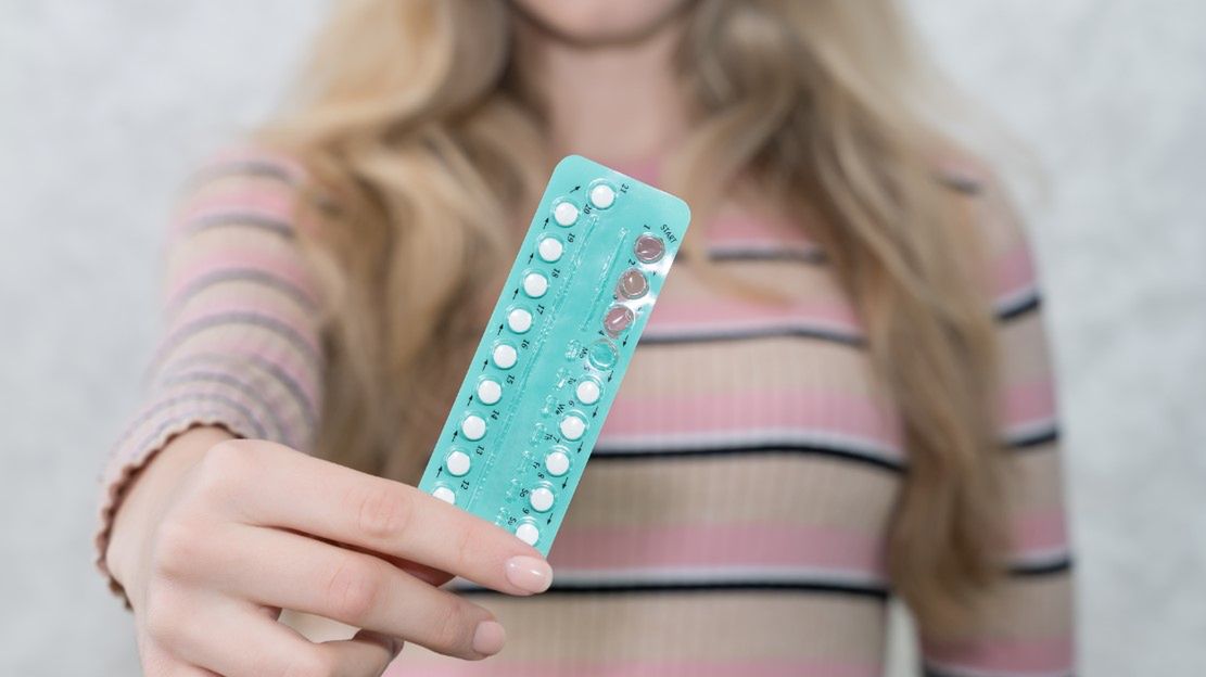 Etynyloestradiol jako syntetyczny hormon płciowy wykorzystywany jest w większości złożonych tabletek antykocepcyjnych.