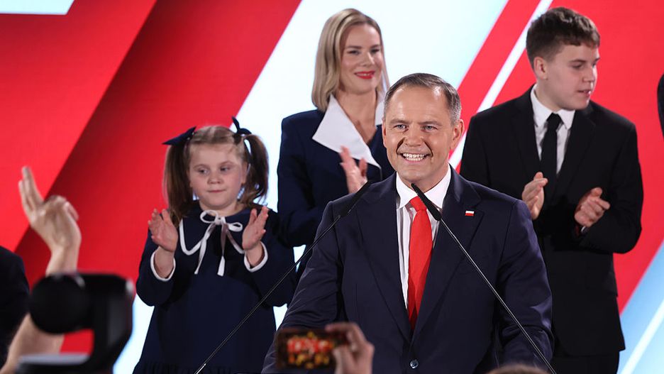 Nauczycielka miała w wulgarny sposób skomentować córkę Nawrockiego