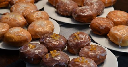Taka żywność zwiększa ryzyko raka. Na liście są też pączki