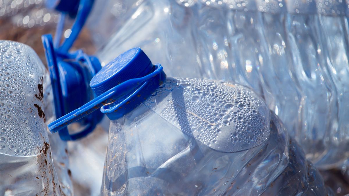 Niedostateczne nawodnienie sprawia, że mocz staje się mocno skoncentrowany