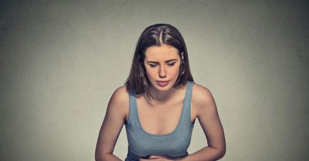 Ból pod żebrami - przyczyny, leczenie, diagnostyka. Co oznacza ból z prawej strony żeber?