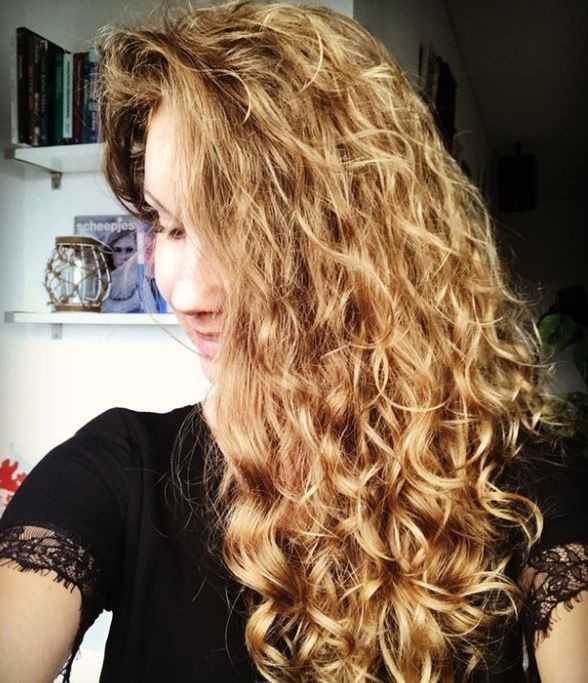 Tak wyglądają jej włosy, od kiedy nie używa do mycia szamponu