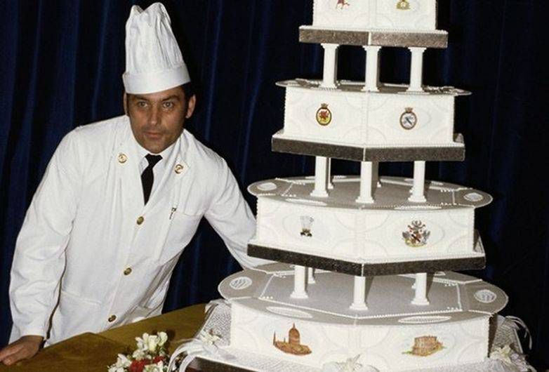 Tort ślubny księżnej Diany i księcia Karola
Fotografia: screen z Vanityfair.com/http://www.vanityfair.com/online/daily/2014/08/princess-diana-prince-charles-wedding-cake-slice