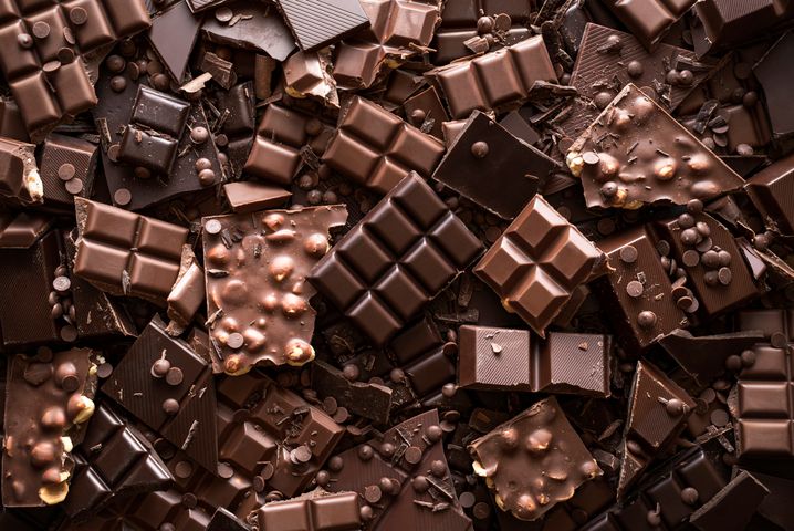 Przeprowadzone badania wykazały obecność szkodliwych metali ciężkich w popularnych gorzkich czekoladach.