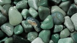 Awenturyn - właściwości, znaczenie i zastosowanie