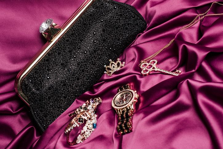 Błyszczące dodatki dla każdej kobiety na sylwestra