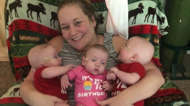 Trojaczki urodzone w różnych dekadach. Niezwykłe rodzeństwo ustanowiło rekord