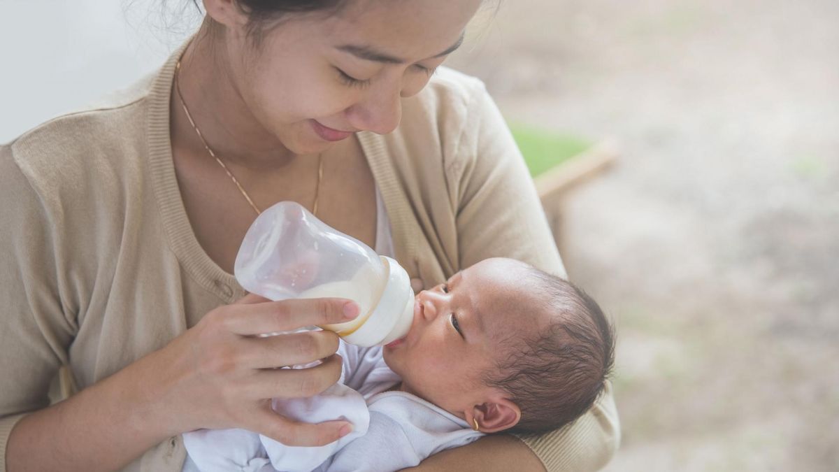 Herbatka dla niemowląt. Od którego miesiąca można ją podać?