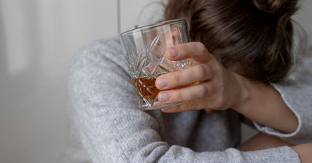 Kobiecy mózg gorzej znosi spożycie alkoholu niż męski. Naukowcy z Yale potwierdzają