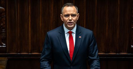 1000 zł miesięcznie dla rodzin. Nawrocki podpisał projekt ustawy