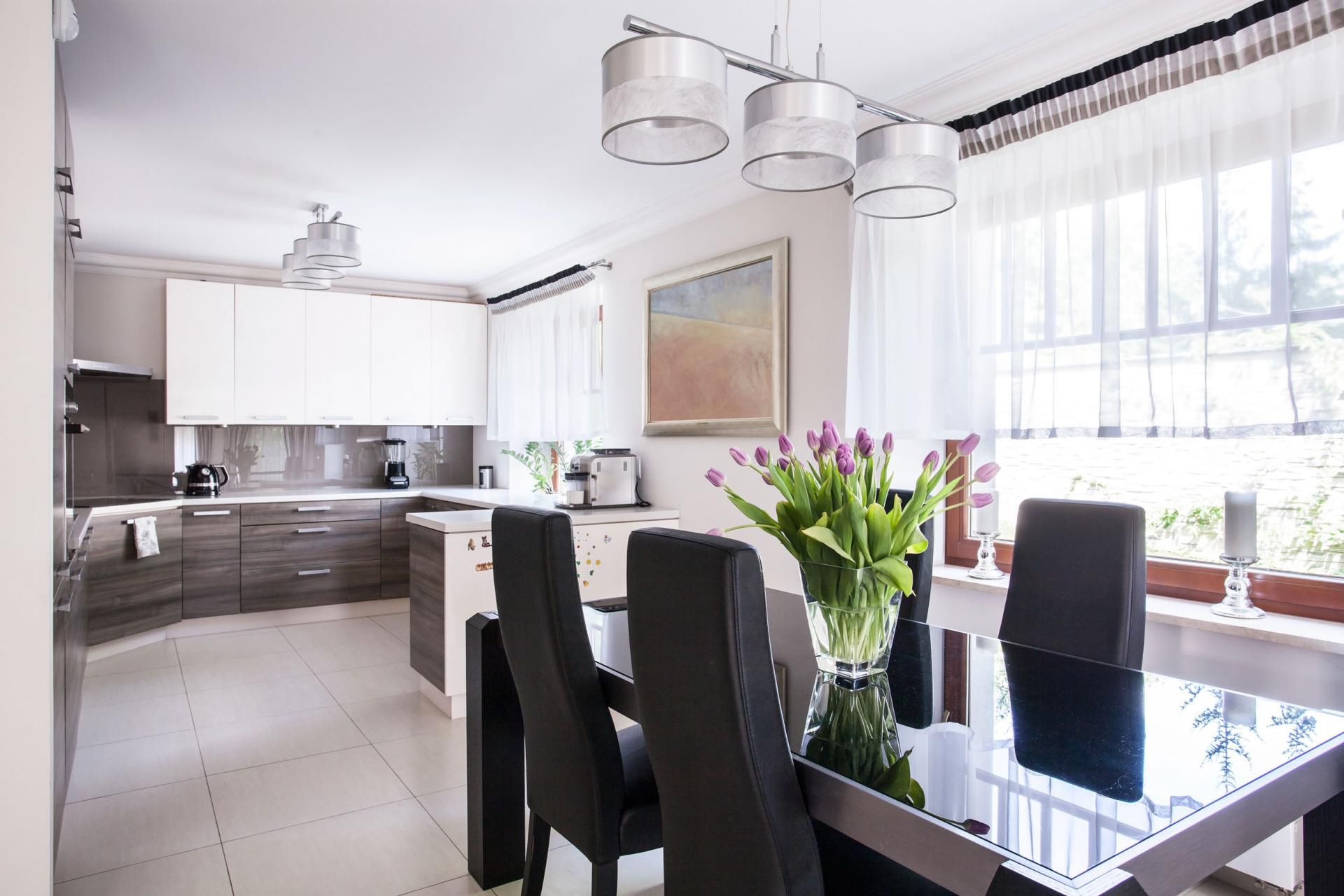 Firanki do kuchni dodają niepowtarzalnego wyglądu całemu wnętrzu