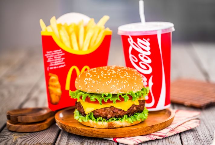 Zdrowe odżywianie na fali za granicą, a w Polsce powstają kolejne restauracje McDonald's