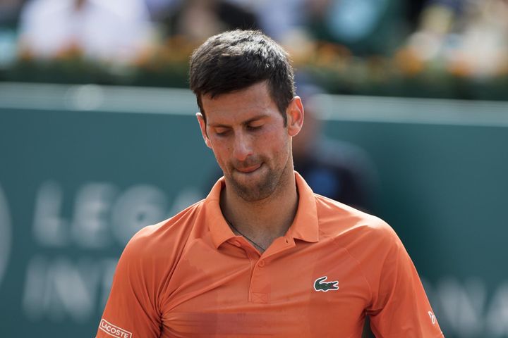 Słynny serbski tenisista Novak Djoković zdradził, że zmaga się z chorobą i "to nie jest koronawirus"